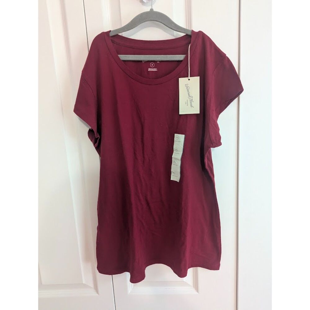 NWT Universal Thread soft cotton red shirt Women's Medium crew neck short sleeve